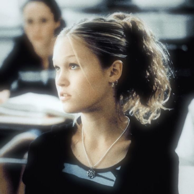 Kat Stratfords Relationships Reveal Her Independent Feminist Spirit